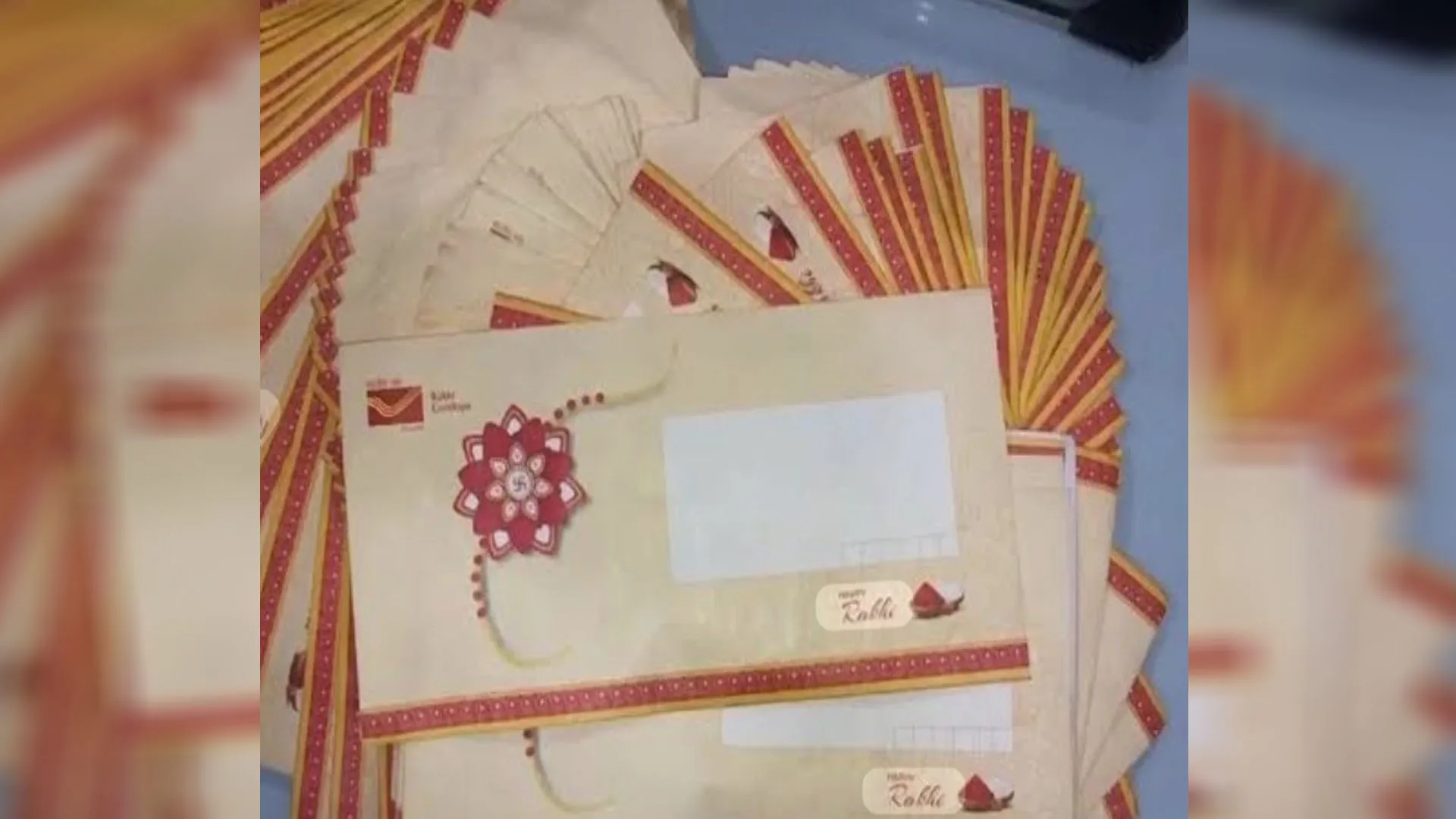 बदायूं: डाक विभाग वाटरप्रूफ लिफाफे में भेजेगा बहनों की राखियां