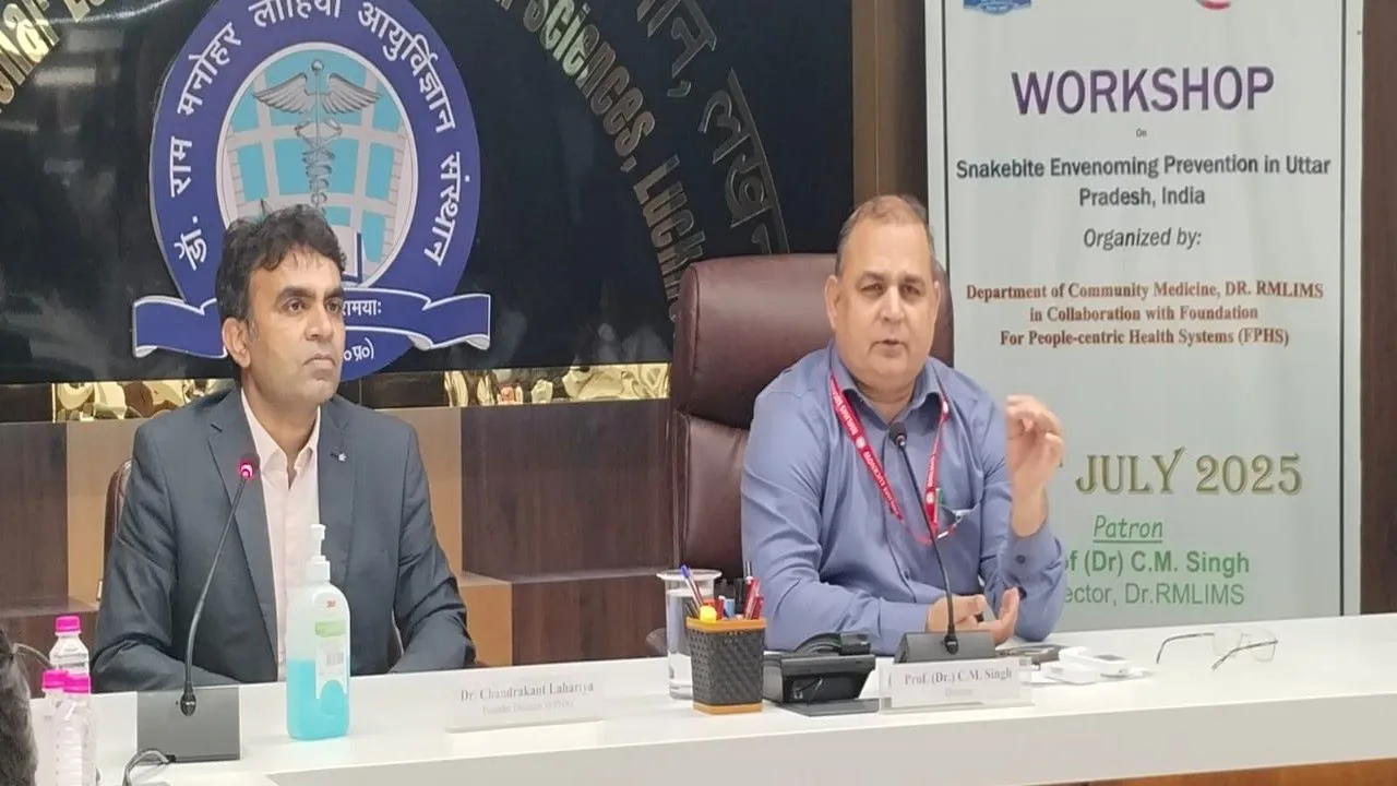 सर्पदंश का उपचार : बचाव का खास तरीका बता रहे डॉक्टर, सांप के काटने से हर साल होती हैं 58 हजार मौतें