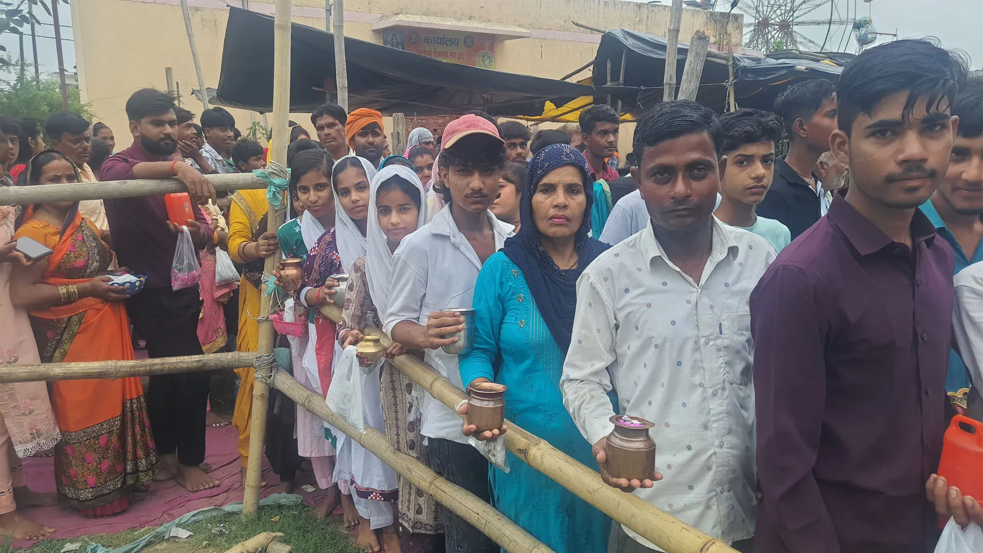 रामपुर: सावन का तीसरा सोमवार...जयकारों से गूंजे शिवालय, शिवभक्तों ने किया जलाभिषेक