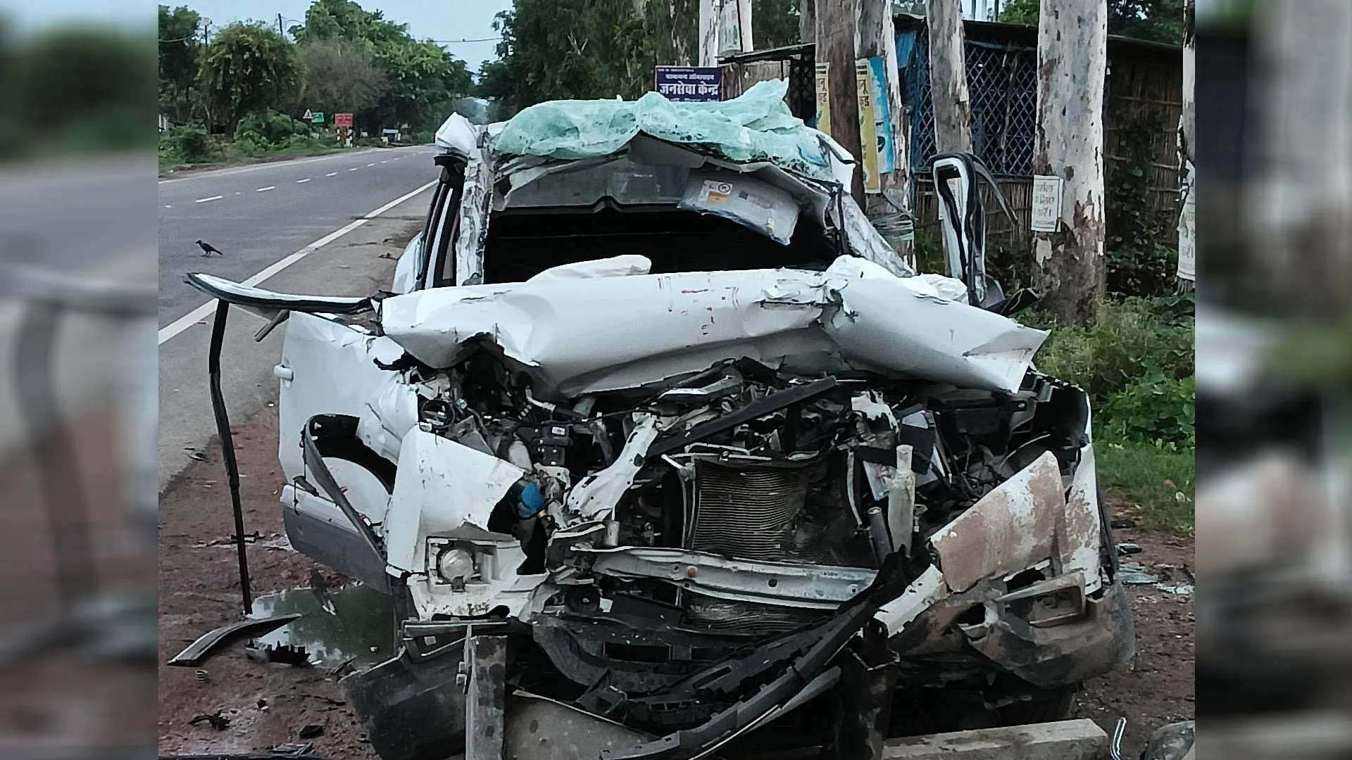 पीलीभीत: खड़े ट्रक में घुसी राइस मिलर की कार...पुत्रवधू की मौत व बेटा गंभीर 