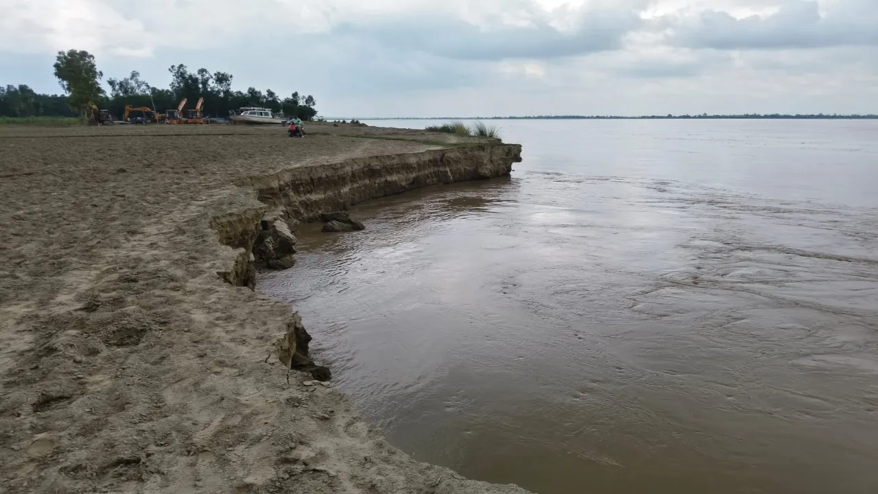 सरयू के बढ़ते जलस्तर खतरे का आसार : नेपाल से पानी छोड़े जाने के बाद बदले हालात