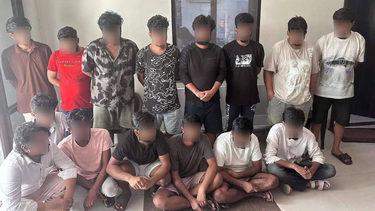 लखनऊ में ऑनलाइन सट्टे में मुनाफे का झांसा देकर धोखाधड़ी करने 15 साइबर ठग गिरफ्तार