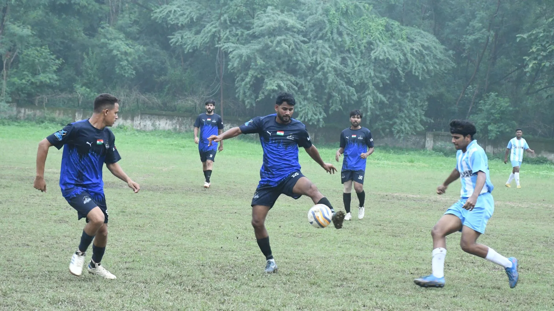 District Football League : जिला फुटबॉल लीग की आठ टीमों को खेलने होंगे सात मैच, पहले बार इकाना स्टेडियम में खेले जायेंगे टूर्नामेंट मैच