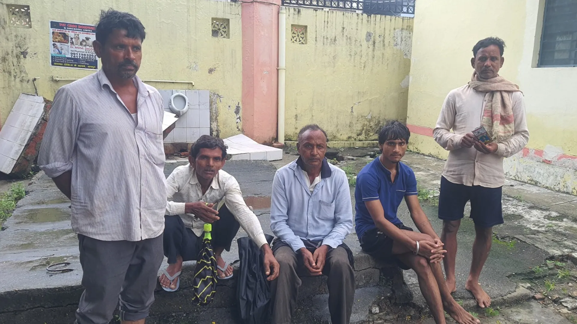 रामपुर : मंदिर के पास कूड़ा डालने के विवाद में ग्रामीण की पीटकर हत्या