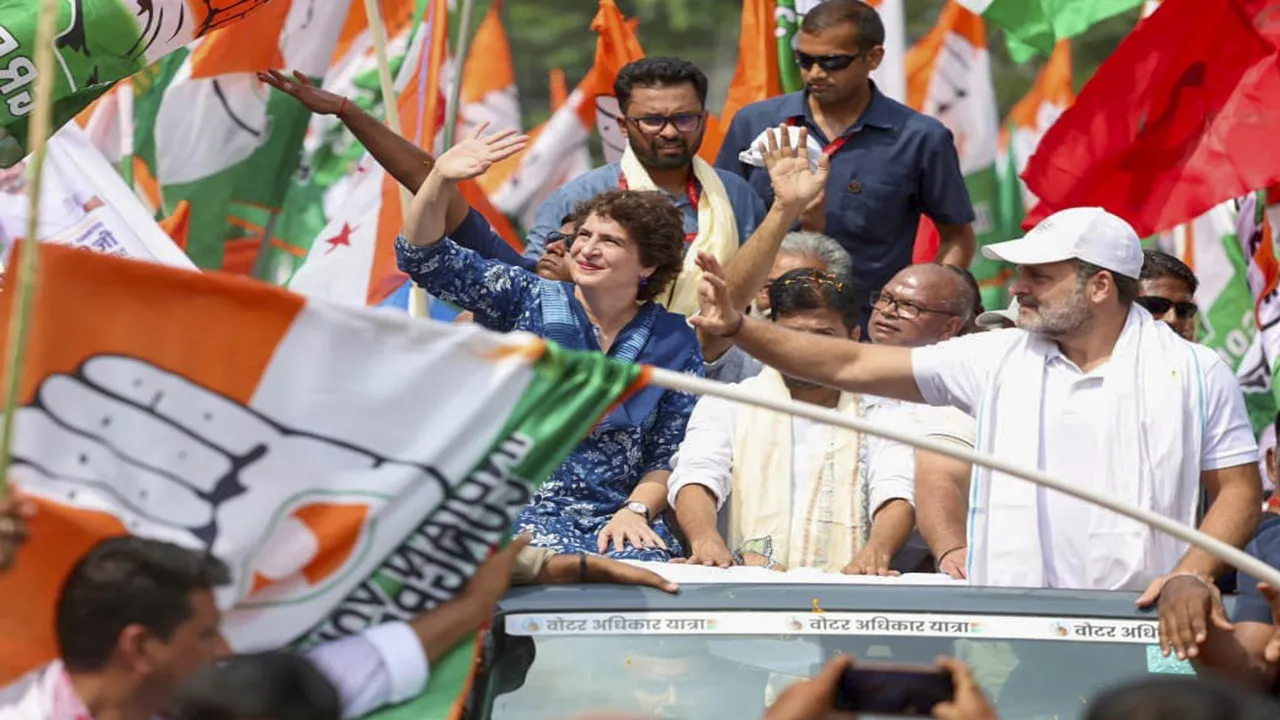 ‘वोटर अधिकार यात्रा’ में शामिल हुईं प्रियंका गांधी, भाजपा पर लगाया ‘वोट चोरी’ का आरोप, कहा- BJP खो चुकी है जनता का विश्वास