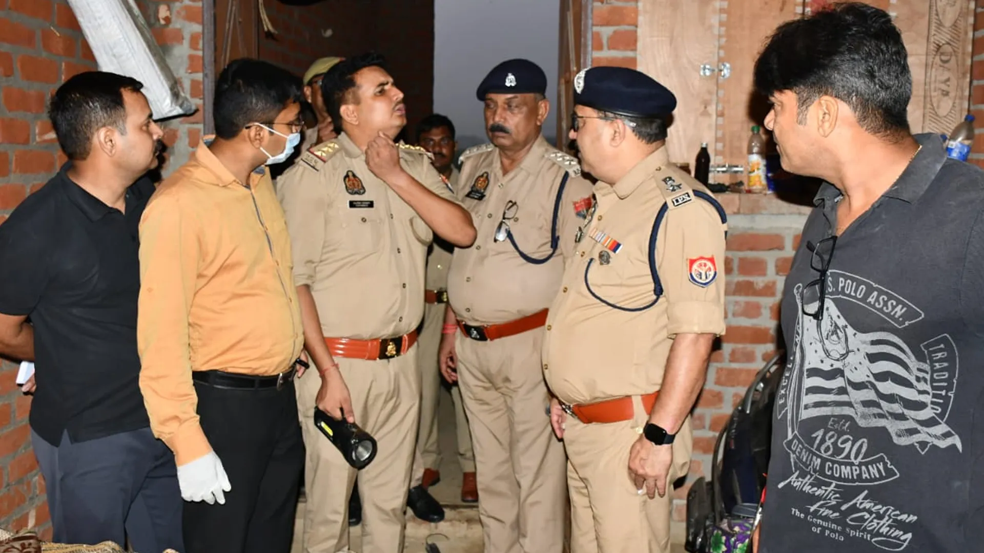 बदायूं : निर्माणाधीन मकान में मां-बेटी की चाकू से गोदकर हत्या, युवक घायल