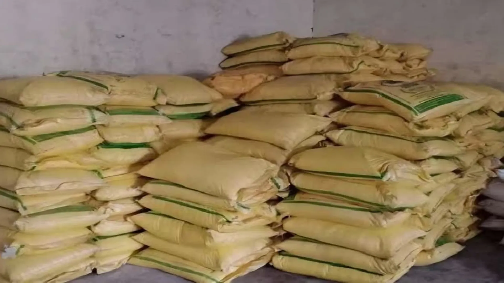 पीलीभीत: गज भर जमीन नहीं, यूरिया खाद ले चुके 20-20 बार, जांच में खुला खेल