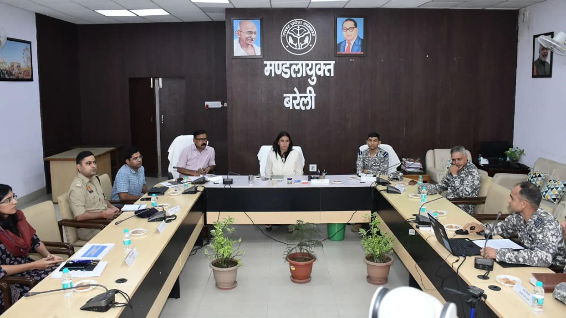 बरेली : फ्लाइंग एरिया के पास पतंगबाजी और कूड़ा डंपिंग पर रोक