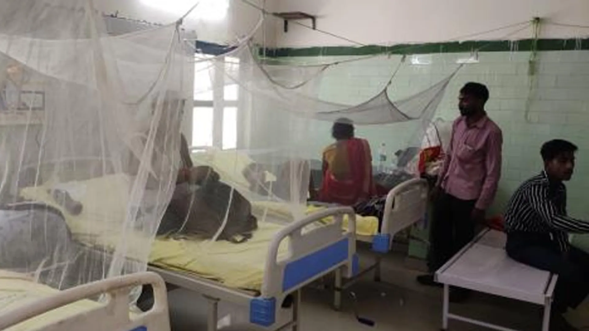 बरेली : बुखार का प्रकोप बढ़ा, फीवर वार्ड भी हुआ फुल