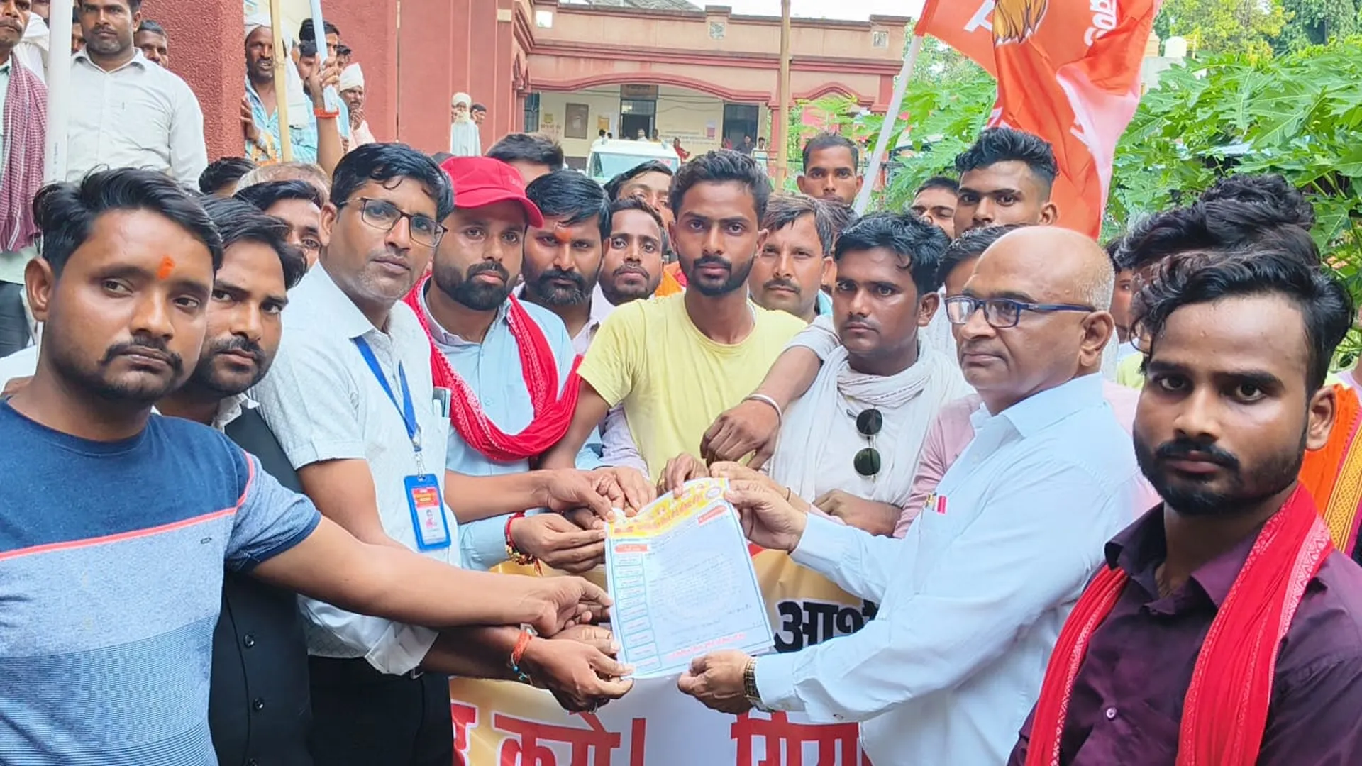 लखीमपुर खीरी : गिरफ्तारी की मांग को लेकर प्रगतिशील विश्व मौर्य परिषद ने निकाला जुलूस, सौंपा ज्ञापन