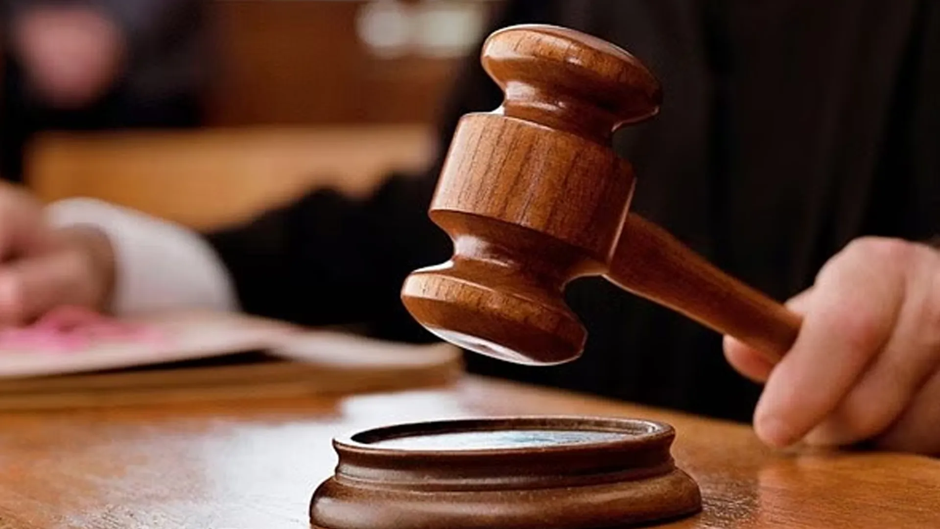 हाईकोर्ट का फैसला: नगरपालिका की दुकानों पर रहने वाले 23 लोगों को मिली राहत