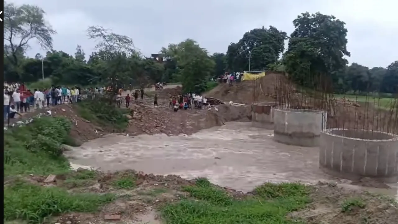 रायबरेली: बारिश के पानी से टूटा बंधा, महराजगंज से इन्हौना तक का टूटा सम्पर्क
