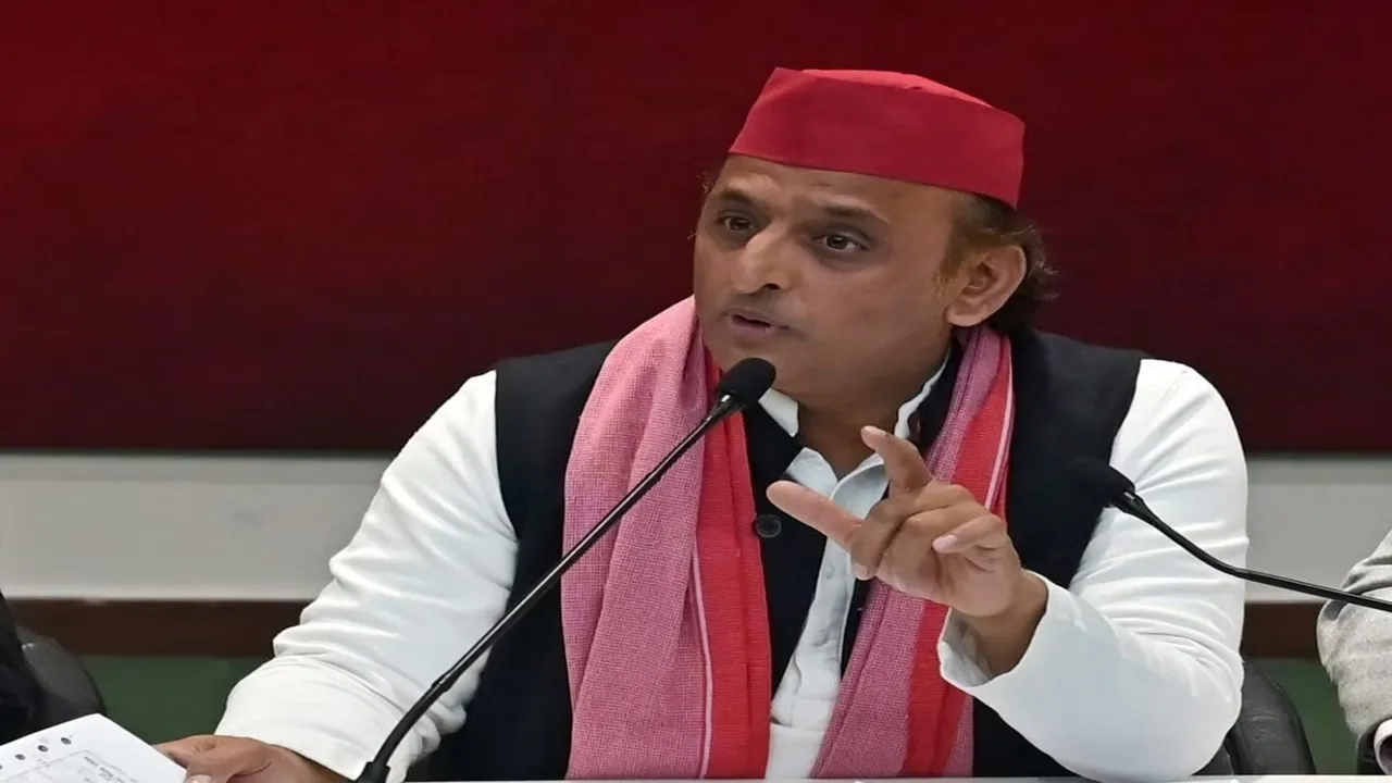 विदेश नीति पूरी तरह से फेल, देश की  अर्थव्यवस्था संकट में... अखिलेश यादव ने सरकार पर कसा तंज 