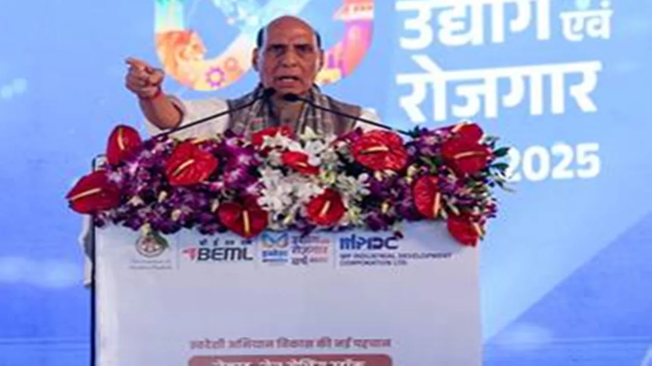 'कुछ लोग खुद को दुनिया का बॉस समझते हैं'...टैरिफ वॉर के बीच राजनाथ सिंह का ट्रंप पर तगड़ा प्रहार