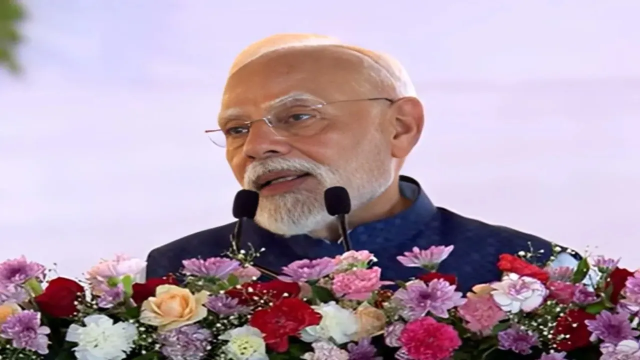 पीएम मोदी ने Delhi-NCR को दी बड़ी सौगात, दो राजमार्ग का किया उद्घाटन, कहा- पिछली सरकारों ने दिल्ली को गड्ढे में धकेला