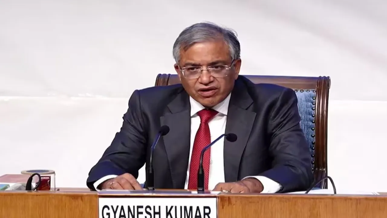 'वोट चोरी' के आरोप पर चुनाव आयोग का जवाब- 'हमारे लिए ना कोई पक्ष, ना विपक्ष... सब समकक्ष