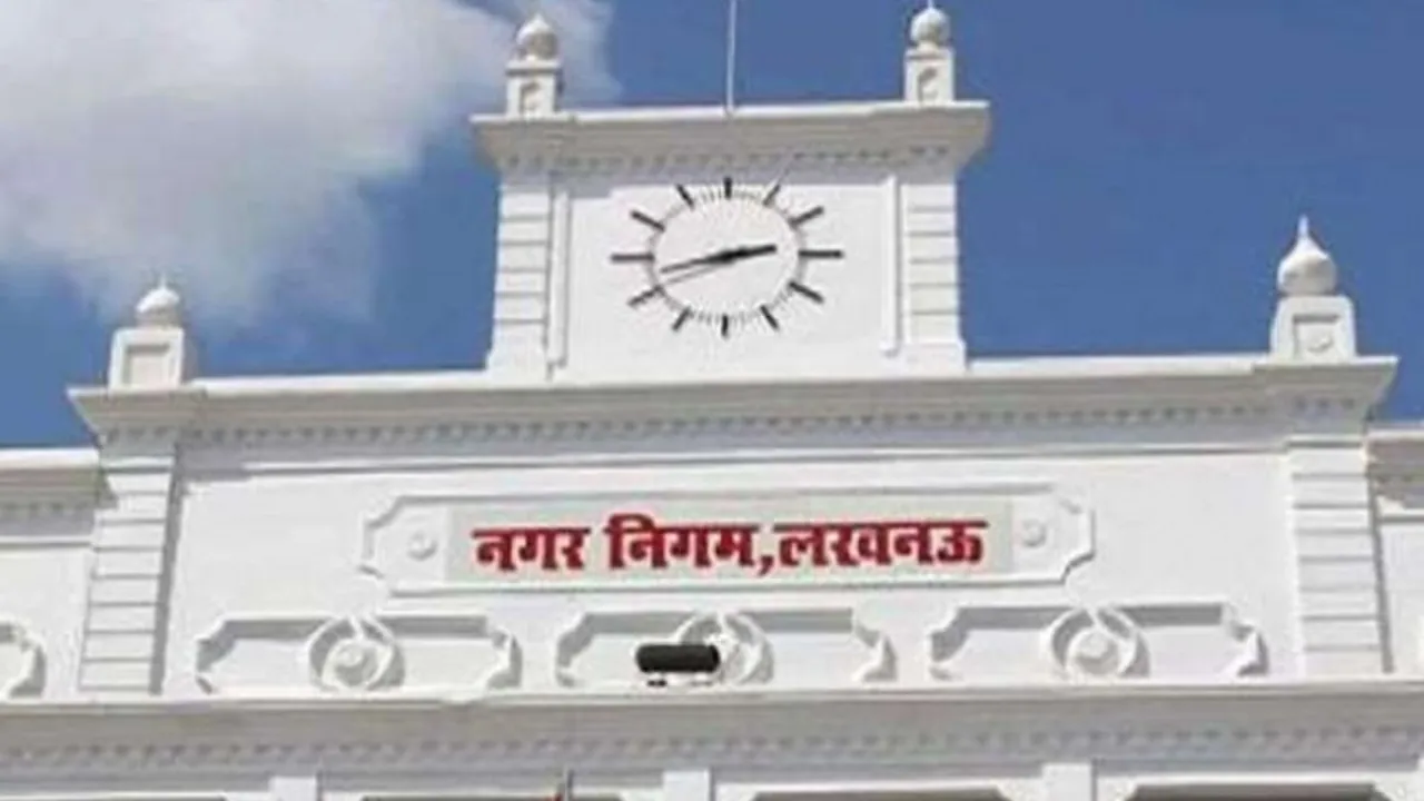 लखनऊ नगर निगम ने ‘Tax’ चोरी के खिलाफ चलाया अभियान, कई भवनों को किया सील और कुर्क