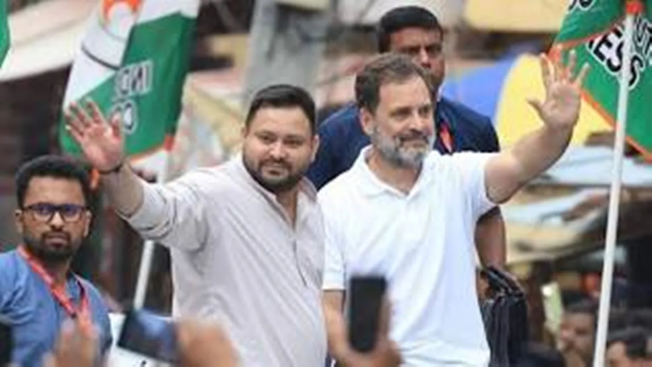 कांग्रेस की ‘वोटर अधिकार यात्रा’ में गरजे तेजस्वी यादव, राहुल गांधी को लेकर किया यह बड़ा ऐलान