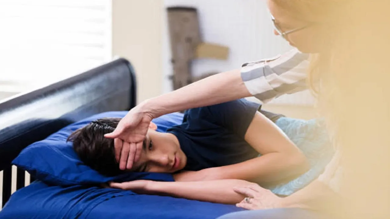 बांदा में अटल आवासीय विद्यालय के 36 छात्र बीमार, मुख्य चिकित्साधिकारी ने जाना हाल