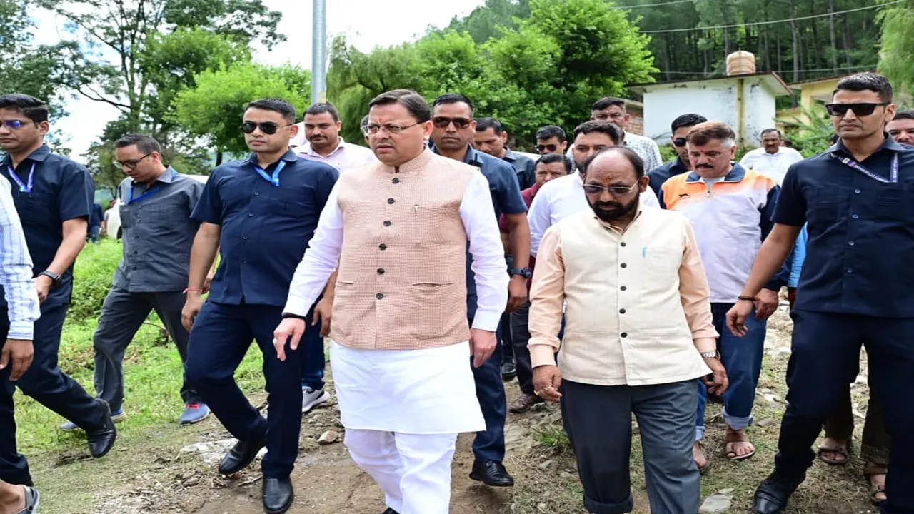 उत्तराखंड: आपदाग्रस्त थराली में राहत कार्य युद्धस्तर पर जारी, सीएम धामी ने किया निरीक्षण, सुनीं समस्याएं