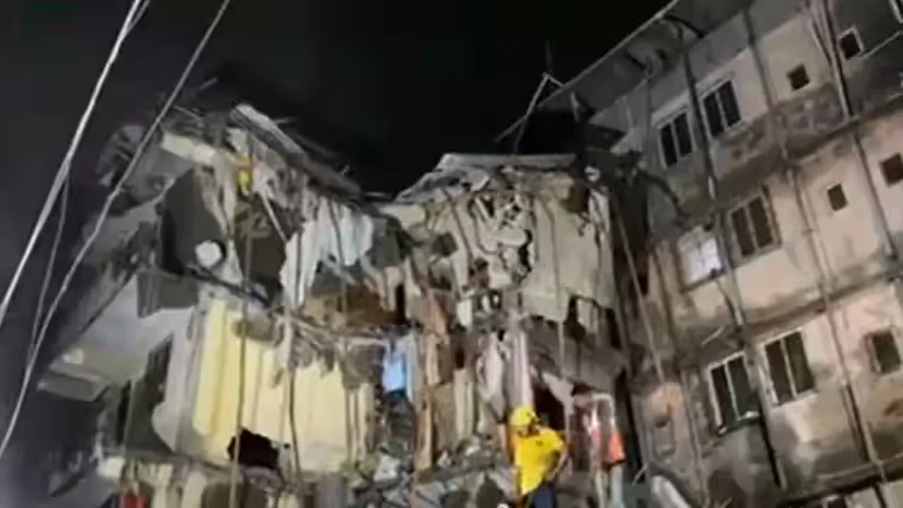 महाराष्ट्र के पालघर में इमारत का एक हिस्सा गिरा, दो लोगों की मौत, नौ अन्य घायल 