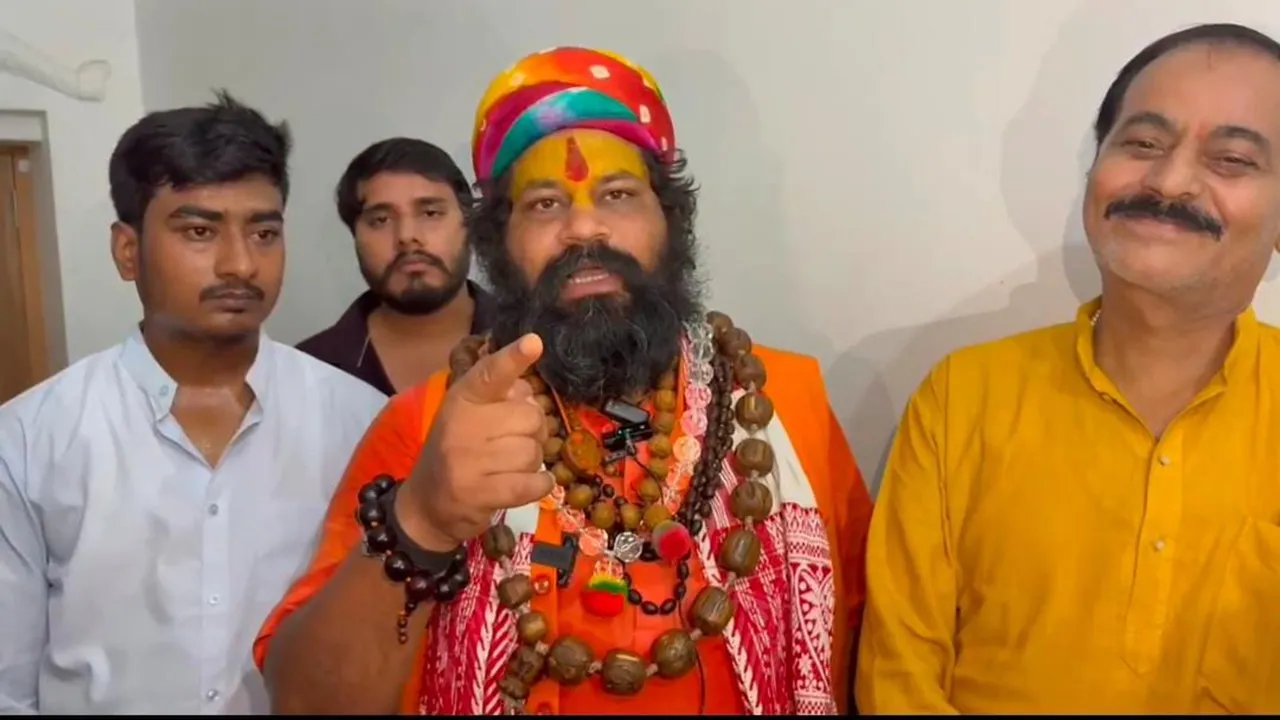 गोंडा: राहुल गांधी देशद्रोही, गली मोहल्ले में कूटे जायेंगे स्वामी प्रसाद... महंत राजू दास का विवादित बयान