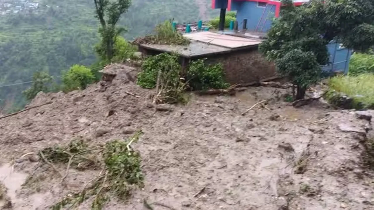 उत्तराखंड के चमोली व रुद्रप्रयाग में फटा बादल, कई लोग लापता, सीएम धामी ने जताया दुख 