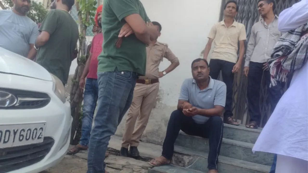 बेटे की मौत के गम में बैठा पिता