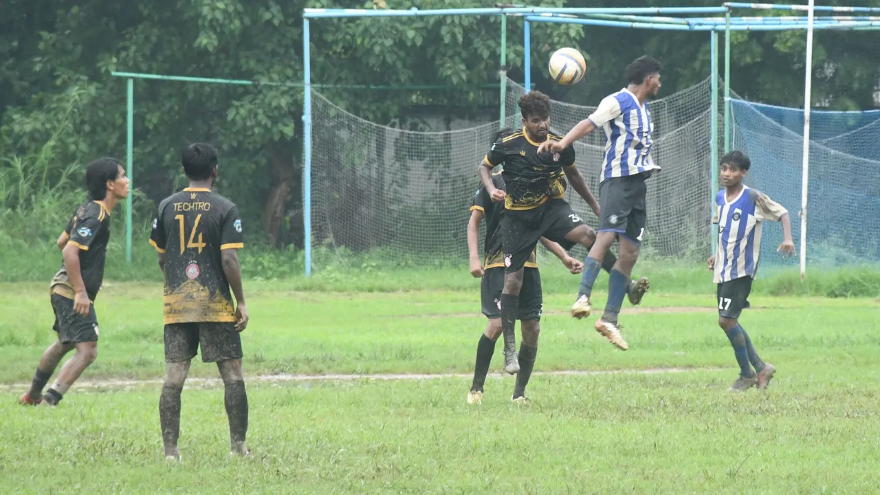 उत्कर्ष और कमल के खेल से टेक्ट्रो लखनऊ को मिली रोमांचक जीत, जिला फुटबॉल लीग में Lucknow Falcon को 2-0 से हराया