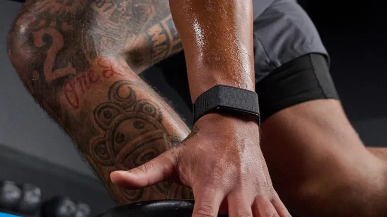 स्मार्ट वॉच के साथ बिना डिस्पले वाला हेल्थ फिटनेस ट्रैकर, जानें Amazfit के कौन-कौन से हैं नए लॉन्च