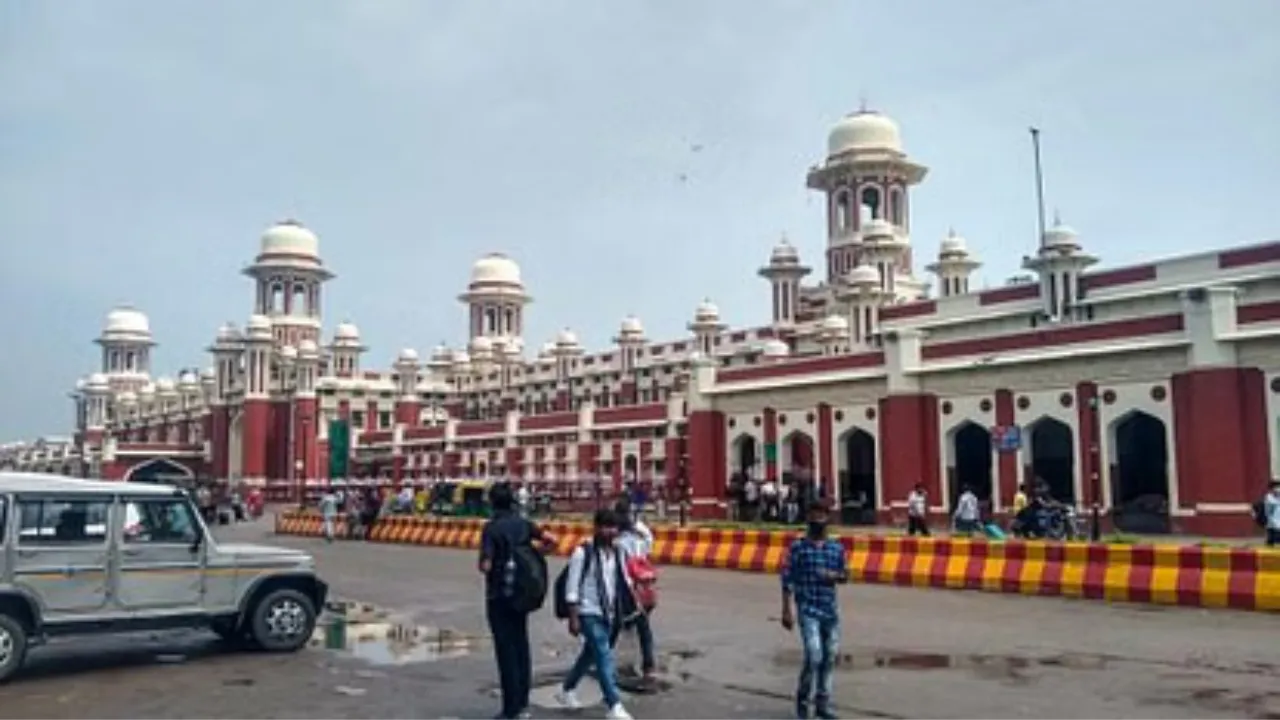 56 दिनों बाधित रहेगा 62 ट्रेनों का संचालन, चारबाग स्टेशन पर हुआ ट्रैफिक ब्लॉक, कई के बदले प्लेटफॉर्म और रूट, देखें लिस्ट