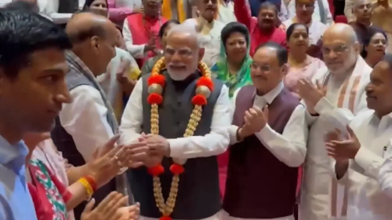 ऑपरेशन सिंदूर के बाद NDA की पहली बैठक, पीएम मोदी ने आतंकी हमले में मारे गए लोगों को दी श्रद्धांजलि