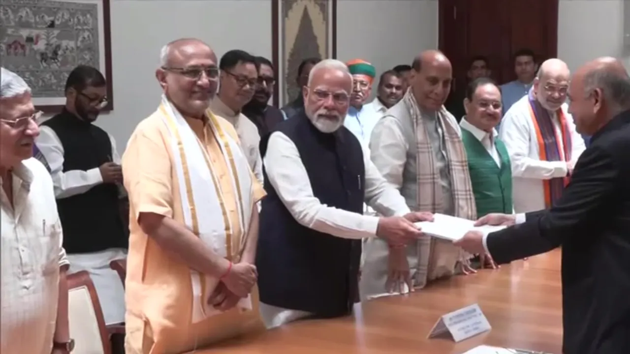 Vice President Election 2025: सीपी राधाकृष्णन ने दाखिल किया नामांकन, पीएम मोदी समेत NDA के बड़े नेता रहे मौजूद