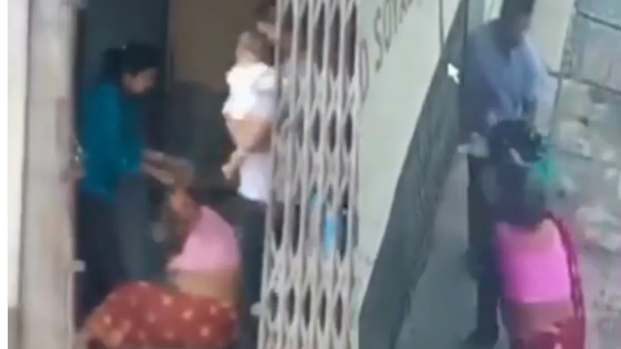 इटावा: बहू ने की बुजुर्ग सास की बेरहमी से पिटाई, दादी को बचाने की मासूम बच्चा लगा रहा गुहार, वीडियो वायरल पर पुलिस का एक्शन