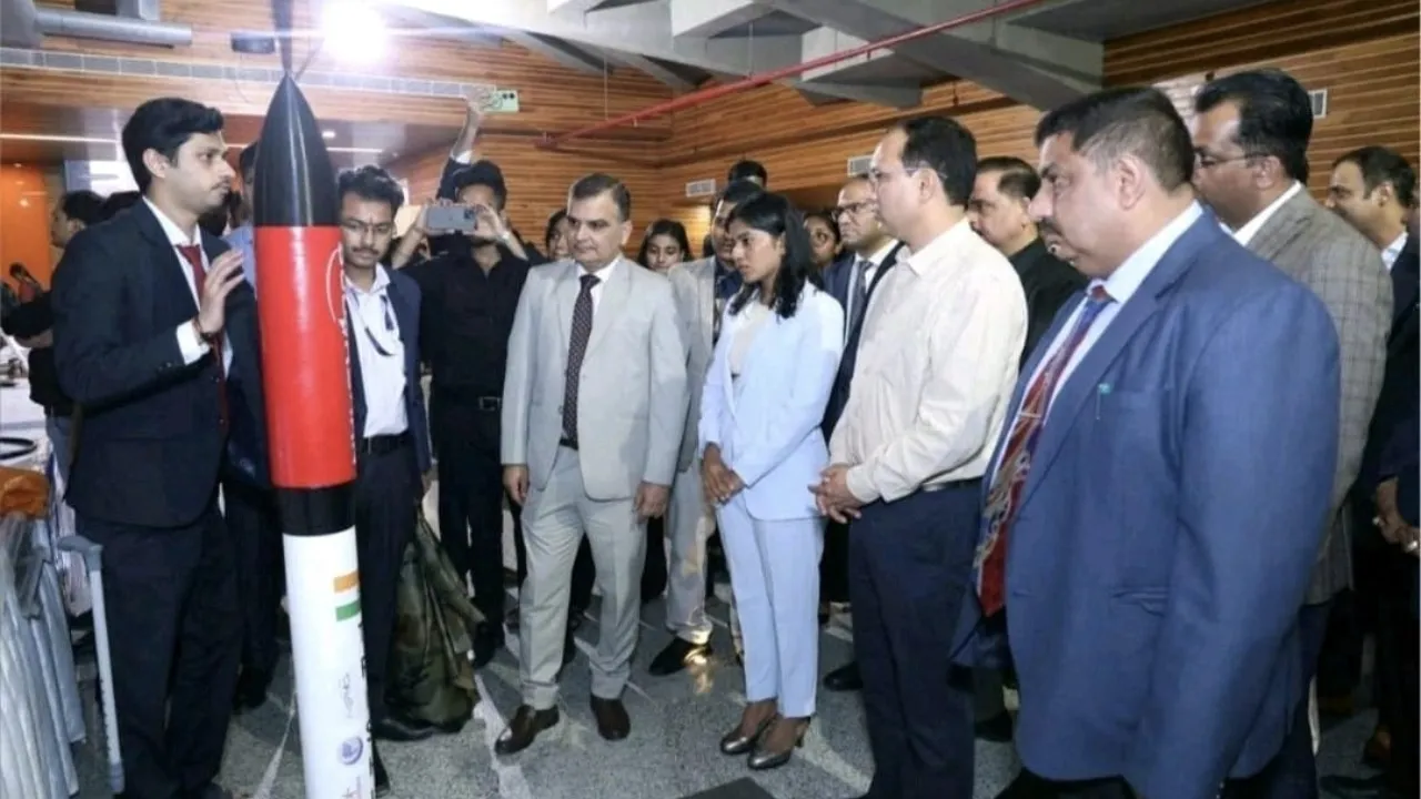 अंतरिक्ष से सुरक्षित लौटकर दोबारा उड़ान भर सकेगा त्रिशूल रॉकेट, स्टार्ट अप में छात्रों ने बनाया उपग्रह भेजने वाला पहला रॉकेट  