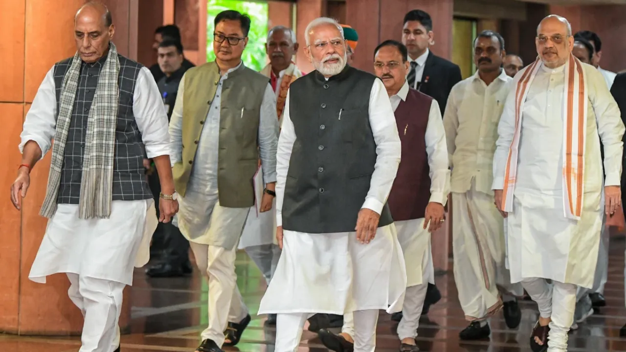 PM मोदी लेंगे ट्रंप के खिलाफ निर्णायक कदम ? अमेरिका के 50% टैरिफ पर आज होगी कैबिनेट की अहम बैठक