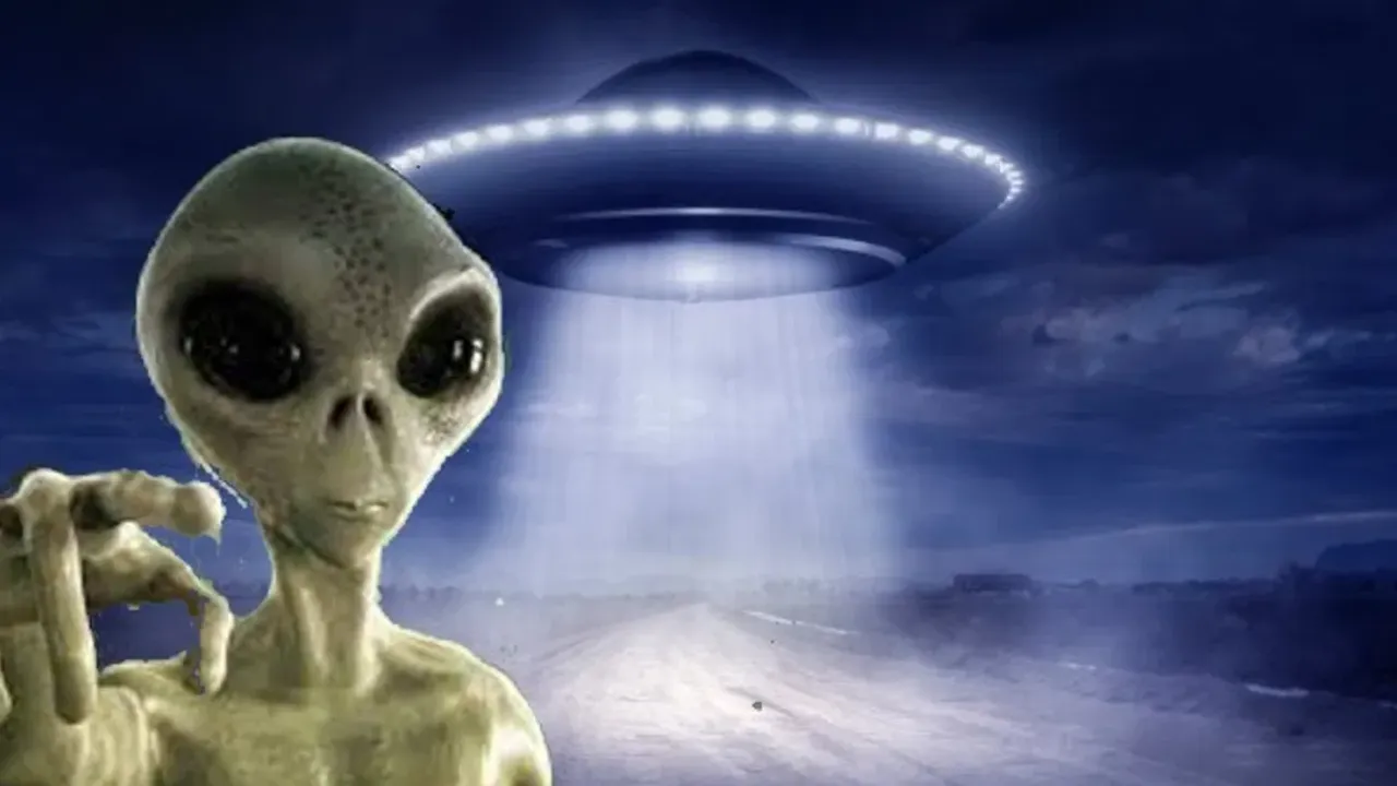 एलियन का विमान तेजी से बढ़ रहा है पृथ्वी की तरफ? अल्फा सेंचुरी के लिए डिजाइन किया 58 किमी लंबा यान 