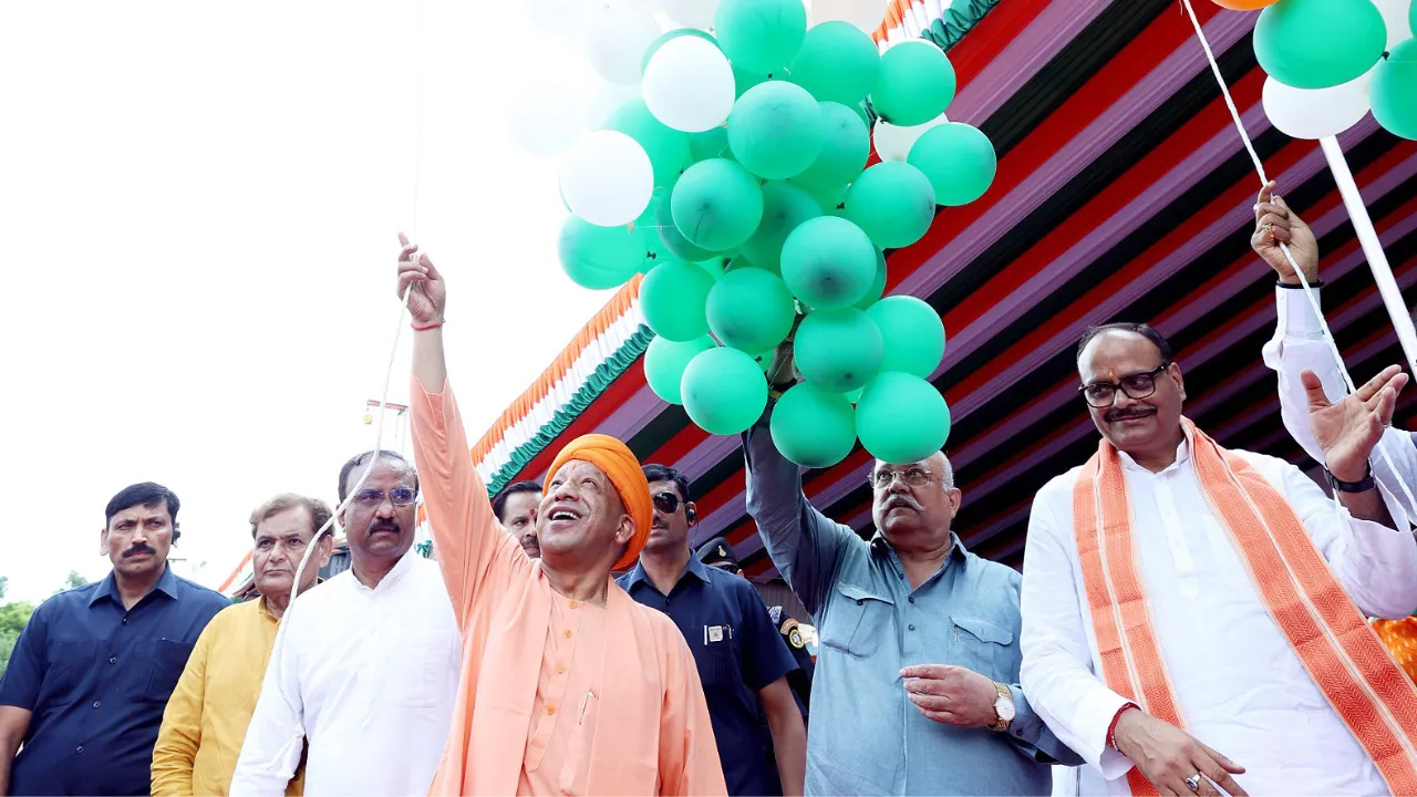 UP NEWS: मुख्यमंत्री योगी ने ऑपरेशन सिंदूर के वीरों को किया नमन, स्वतंत्रता दिवस पर सशक्त भारत का संकल्प दोहराया