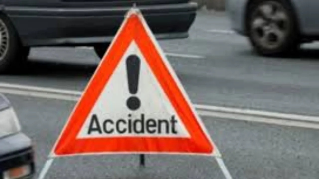 जम्मू-श्रीनगर राजमार्ग पर दुर्घटना में दो पुलिस अधिकारियों की मौत, एक घायल 