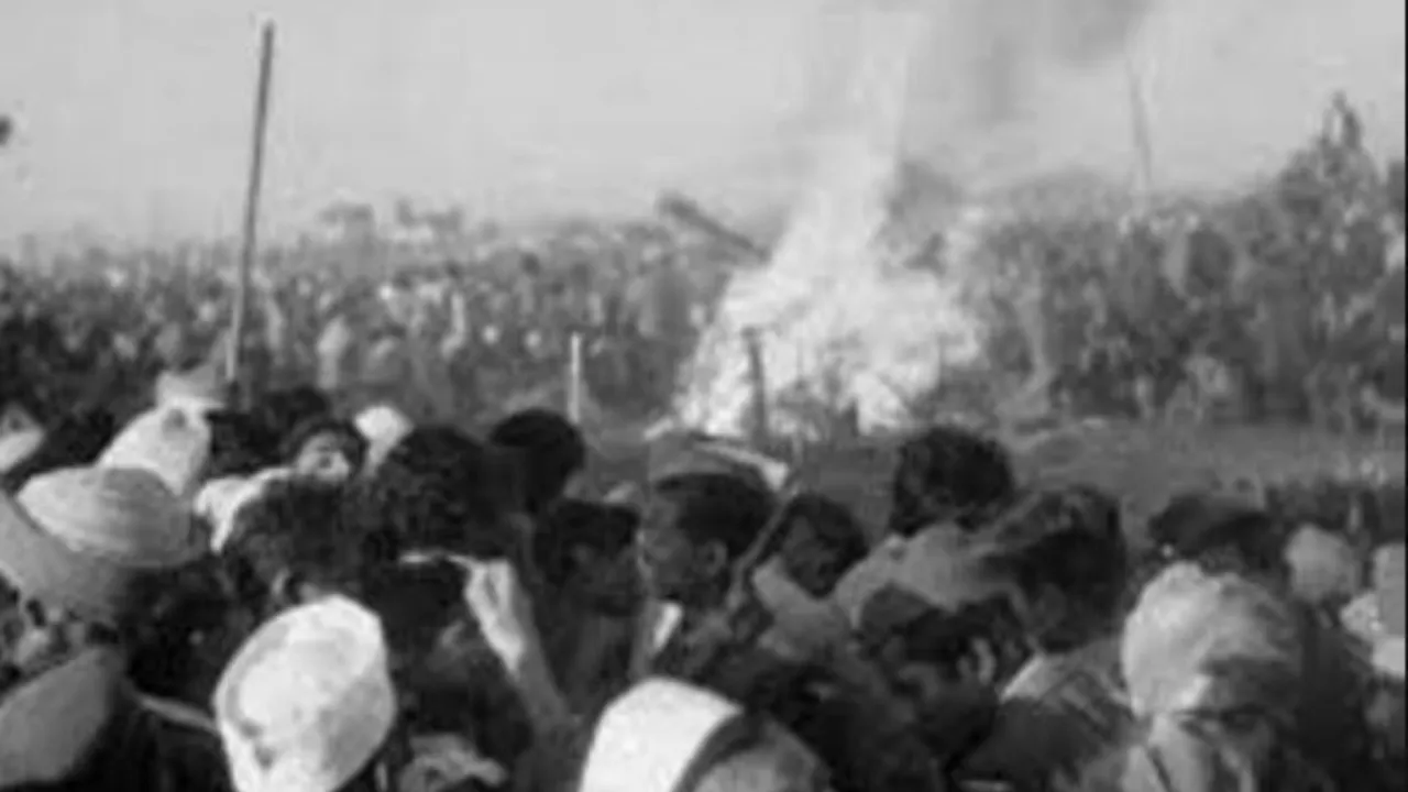 22 अगस्त: आज के दिन ही महात्मा गांधी के खिलाफ छेड़ी अलग तरह की जंग, विदेशी कपड़ों को जलाकर खेली होली