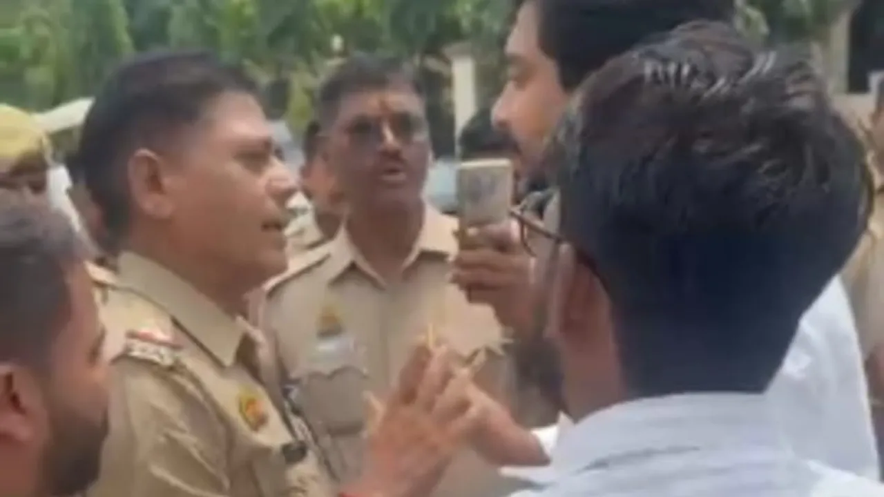 NSUI के कैंप को पुलिस ने हटाया, इंटीग्रल यूनिवर्सिटी के सामने लगाया वोट चोर कैंप