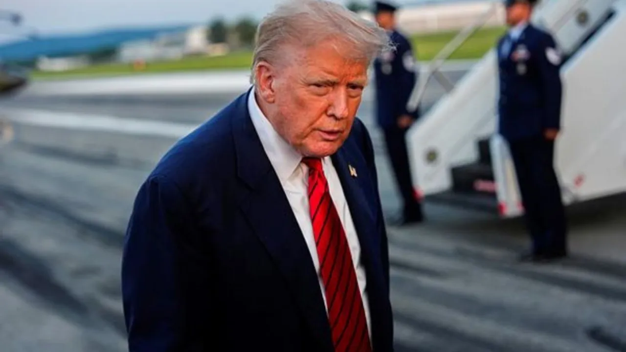 ट्रंप ने रोजगार आंकड़ों के जारी होने के बाद श्रम सांख्यिकी ब्यूरो के प्रमुख को किया बर्खास्त 