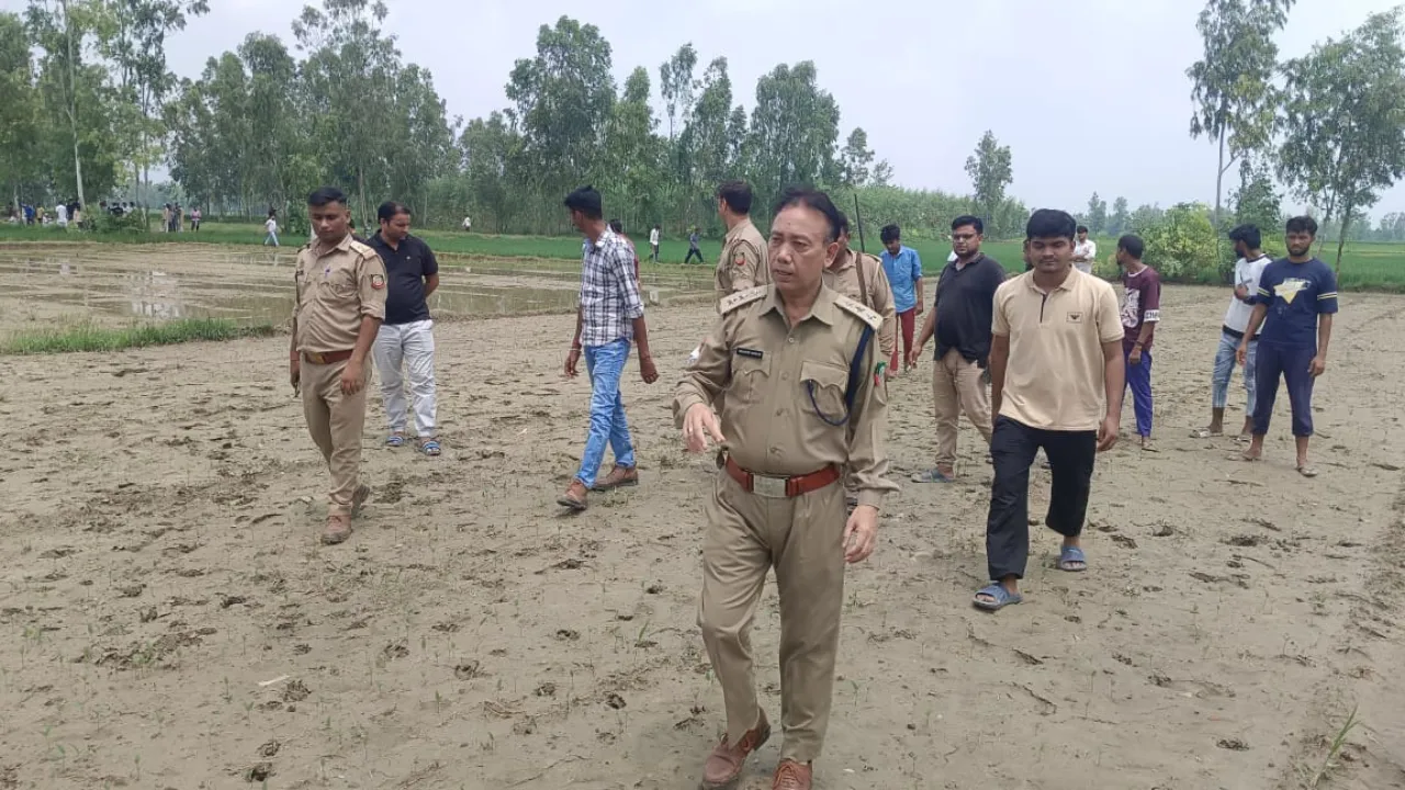 तेंदुए की तलाश में ड्रोन लेकर पहुंची वन विभाग टीम, लोगों से की घर में रहने की अपील