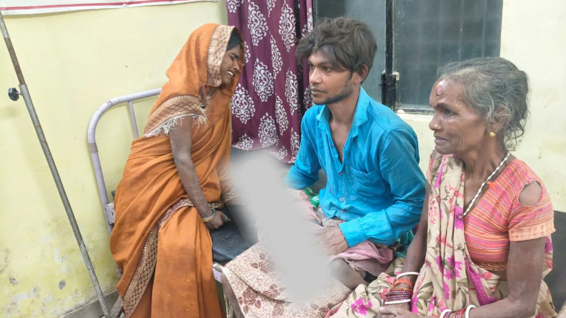 रायबरेली में कच्ची दीवार गिरने से दर्दनाक हादसा: मलबे में दबे पांच लोग, डेढ़ वर्षीय मासूम की मौत