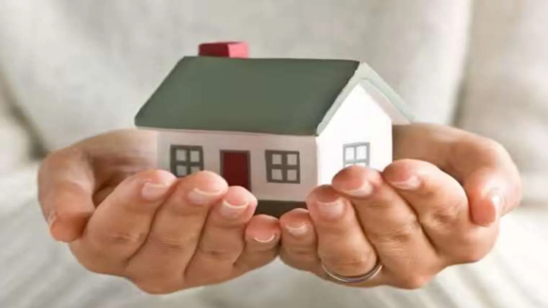 यूपी सरकार का बड़ा फैसला, बिना नक्शा 100 वर्गमीटर के भूखंडों पर बना सकेंगे मकान, व्यावसायिक भवन में भी छूट