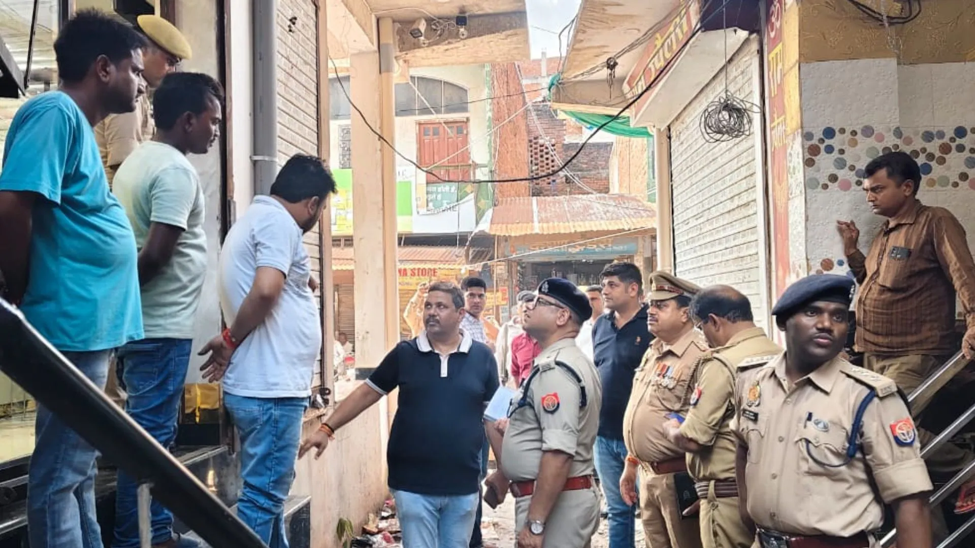 रायबरेली में दिनदहाड़े फायरिंग: दुकान पर कब्जे को लेकर दो पक्षों में झड़प, 9 लोग घायल