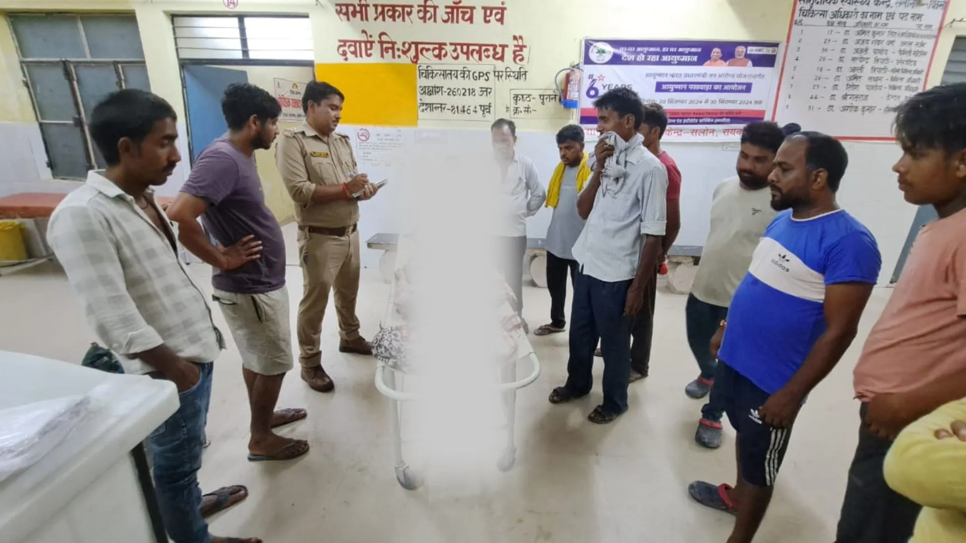 रायबरेली में कच्ची दीवार ढहने से बेटे की हुई मौत, मां की हालात गंभीर 