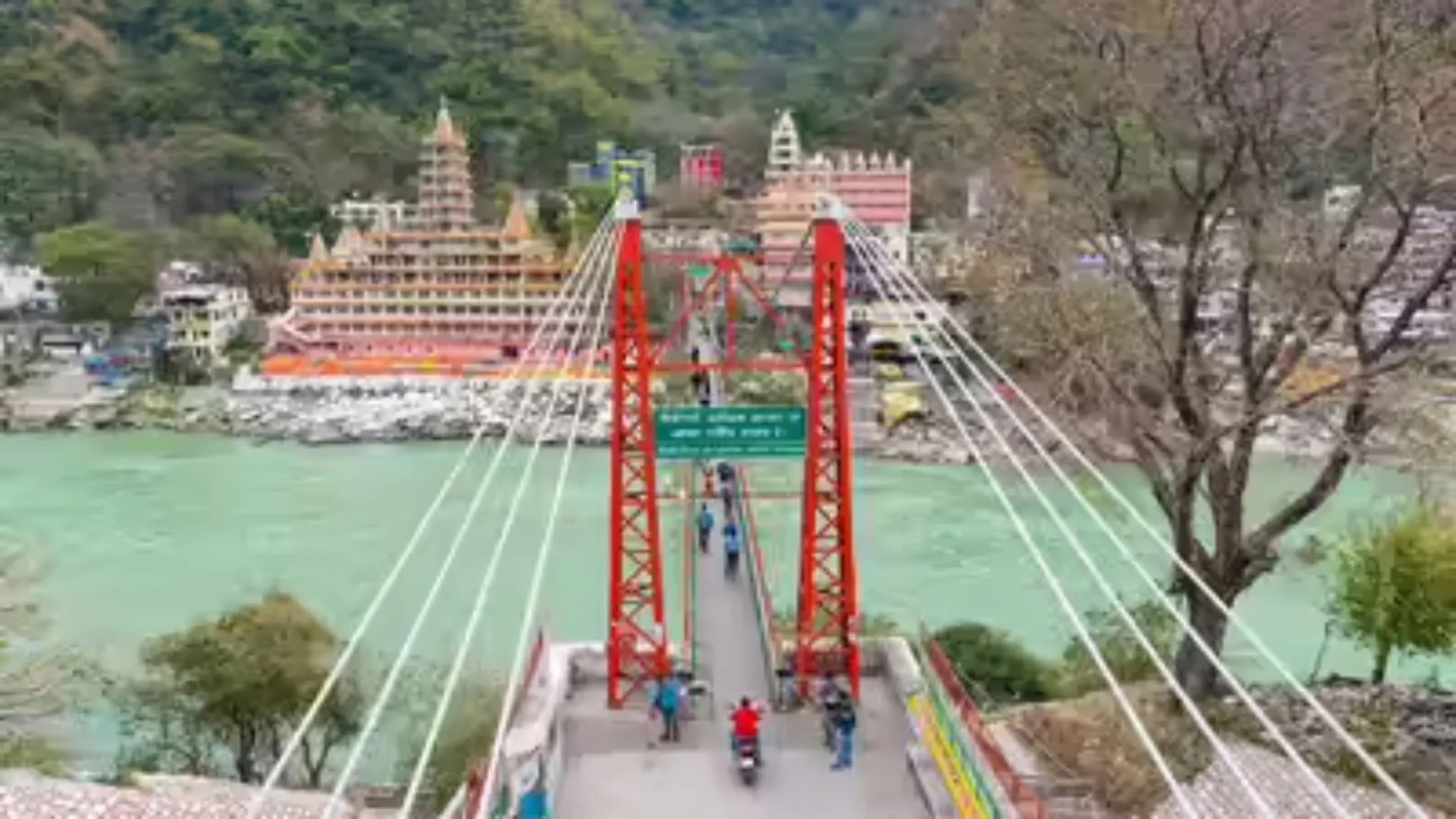 ऋषिकेश में चंद्रभागा नदी के तेज बहाव में डूबे पति-पत्नी: सर्च ऑपरशन जारी, नदी पार करते समय बिगड़ा संतुलन  