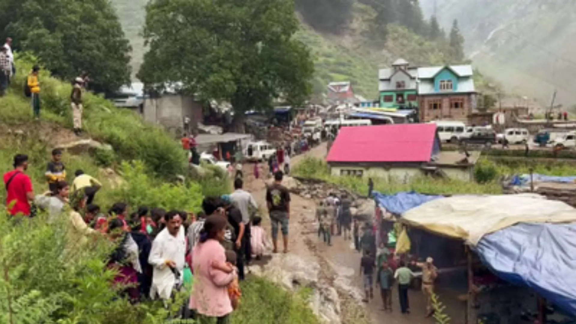 बारिश के चलते चुनौतीपूर्ण हुआ अभियान; किश्तवाड़ में बादल फटने से भारी तबाही, पाचवें दिन भी रेस्क्यू में जुटी सेना  