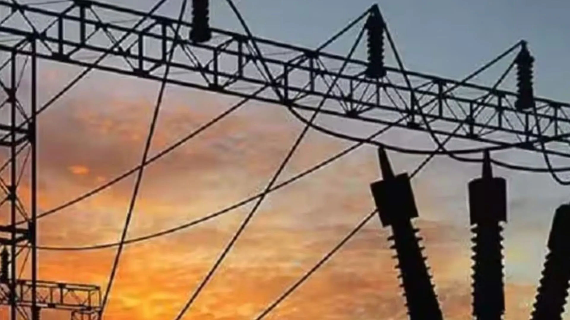 बकाया वसूलने सरकारी अस्पताल पहुंचे अधिकारी, भुगतान न होने से PHC, आरोग्य मंदिर में बिजली कटने की नौबत